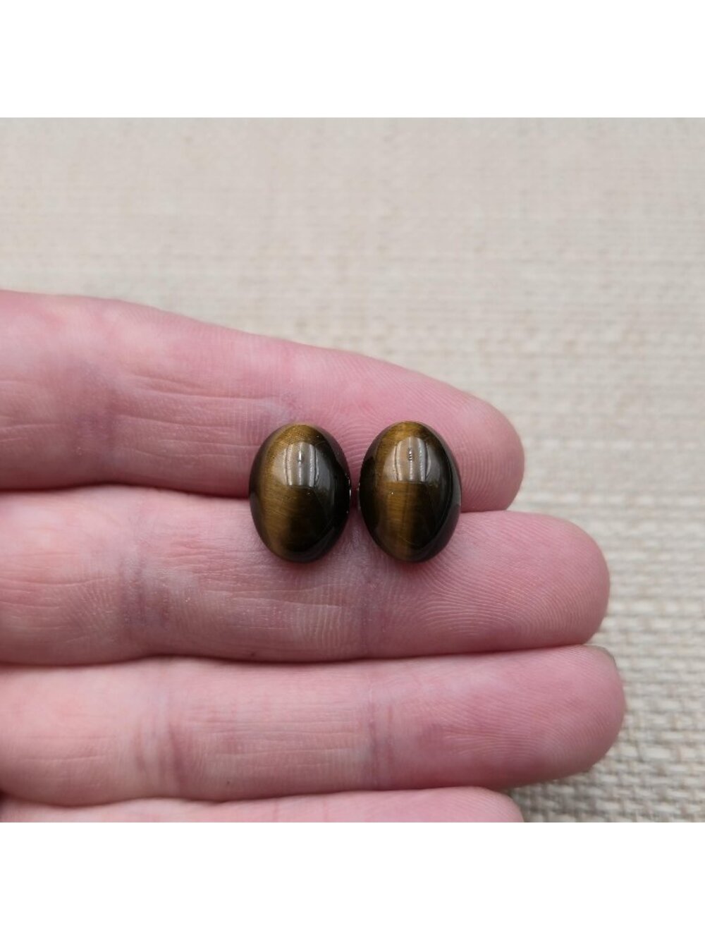 Natural Tiger's Eye Stone Oval Cabochon Stud Earrings A8623
